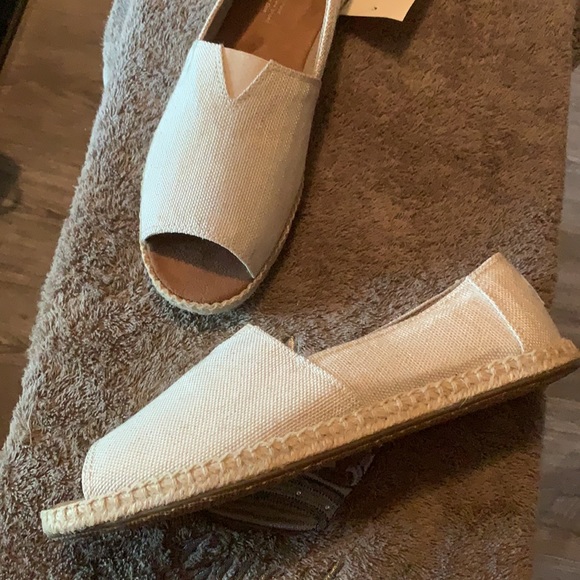 Tom’s flat slip-on espadrilles NWT - Picture 3 of 4